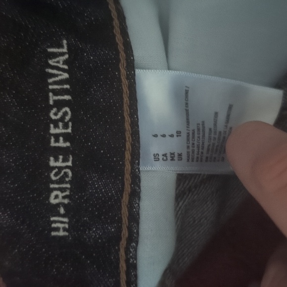 Shorts - Picture 4 of 6